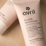 Fluide matifiant – Réduit l'excès de sébum, resserre les pores & lisse la peau